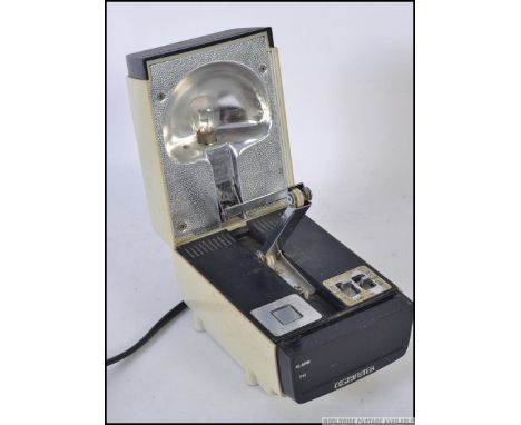 An original vintage Digimaster clock radio and lamp combo bedside unit. Tested by the vendor, and is apparently in full worki