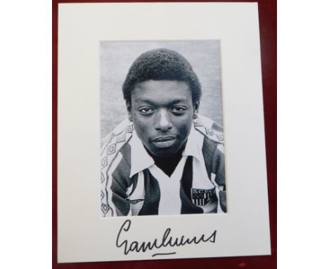 Manchester United, Tottenham Hotspur - Garth Crooks OBE signed photo (unframed)