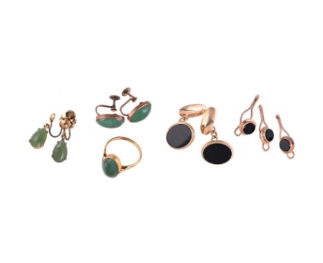 
	
		A SMALL COLLECTION OF JEWELLERY
		To include an polished oval cabochon aventurine quartz dress ring, and a pair of simil