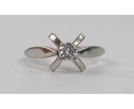 18ct White Gold and Diamond Solitaire Ring in a contemporary claw setting, size O.75, 4.5g 