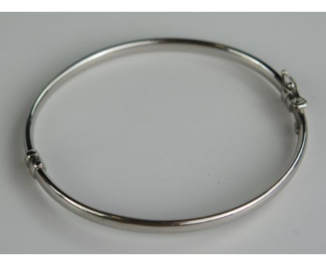 9ct White Gold Hinged Bangle, 3.9g