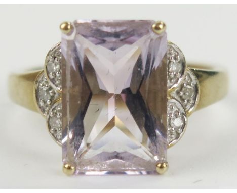 9ct Gold, Pink Topaz and Diamond Ring, size J.75, 3.3g 