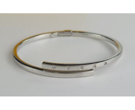 9ct White Gold and Diamond Hinged Bangle, 9.3g 