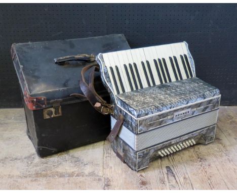 A Hohner Vedi I Accordion -34 Keys, 48 Buttons in case (not tested) 