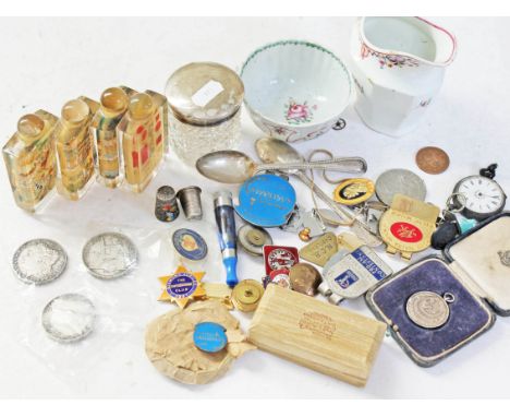 A mixed lot to include three US silver dollars, a set of four Chinese snuff bottles, hallmarked silver comprising a silver to