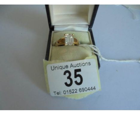 A 9ct gold ring set clear stone, size R, 4.2 grams.