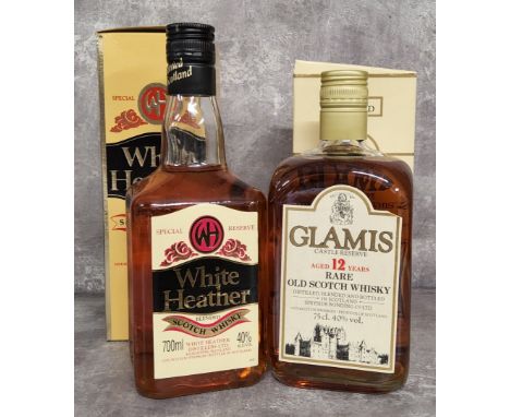 A bottle of Glamis Castle Reserve, aged 12 years Rare Old Scotch Whisky, distilled, blended and bottled Speyside Bonding Co, 
