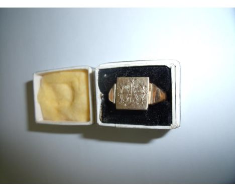 9ct gold signet ring 