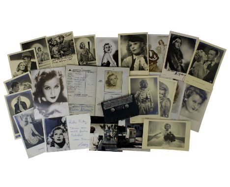 Konvolut zu Lilian Harvey 1930er bis 1950er Jahre, ca. 25 Postkarten, darunter mit org. Unterschrift und eine Karte von Teddy