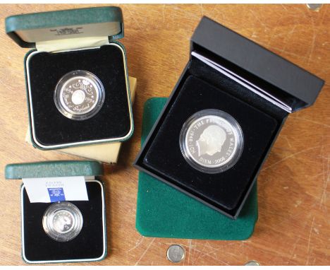 GB, Royal Mint Silver Proofs (5) cased items: 1990 Silver Piedfort Five Pence aFDC cased with cert, 1983 Silver Proof £1 nFDC