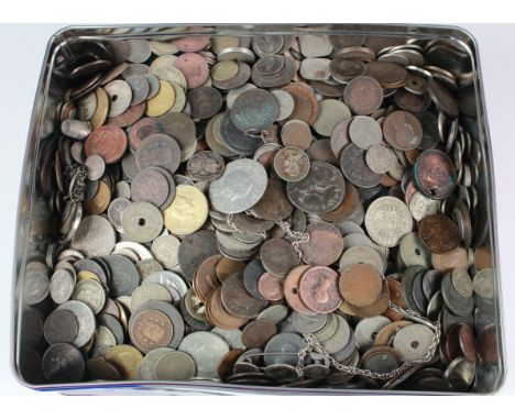 World (approx 8Kg) includes much early 20th Century along with some earlier pieces, needs sorting , very little silver seen