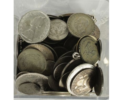 World Silver Coins 960g, mixed grade (some low silver content)