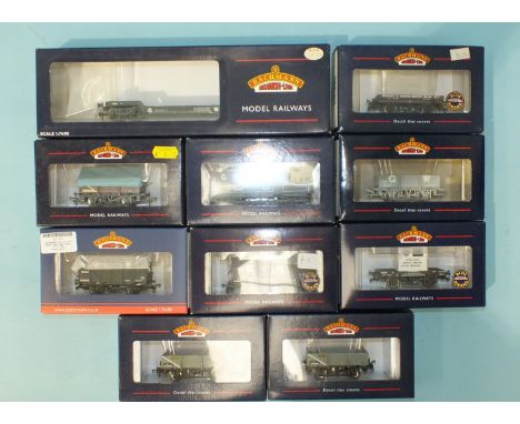 Bachmann OO gauge, ten boxed wagons, (10).