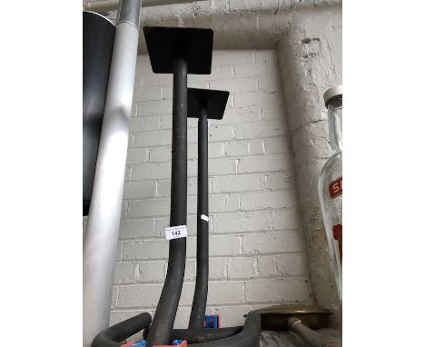 2 speaker stands 