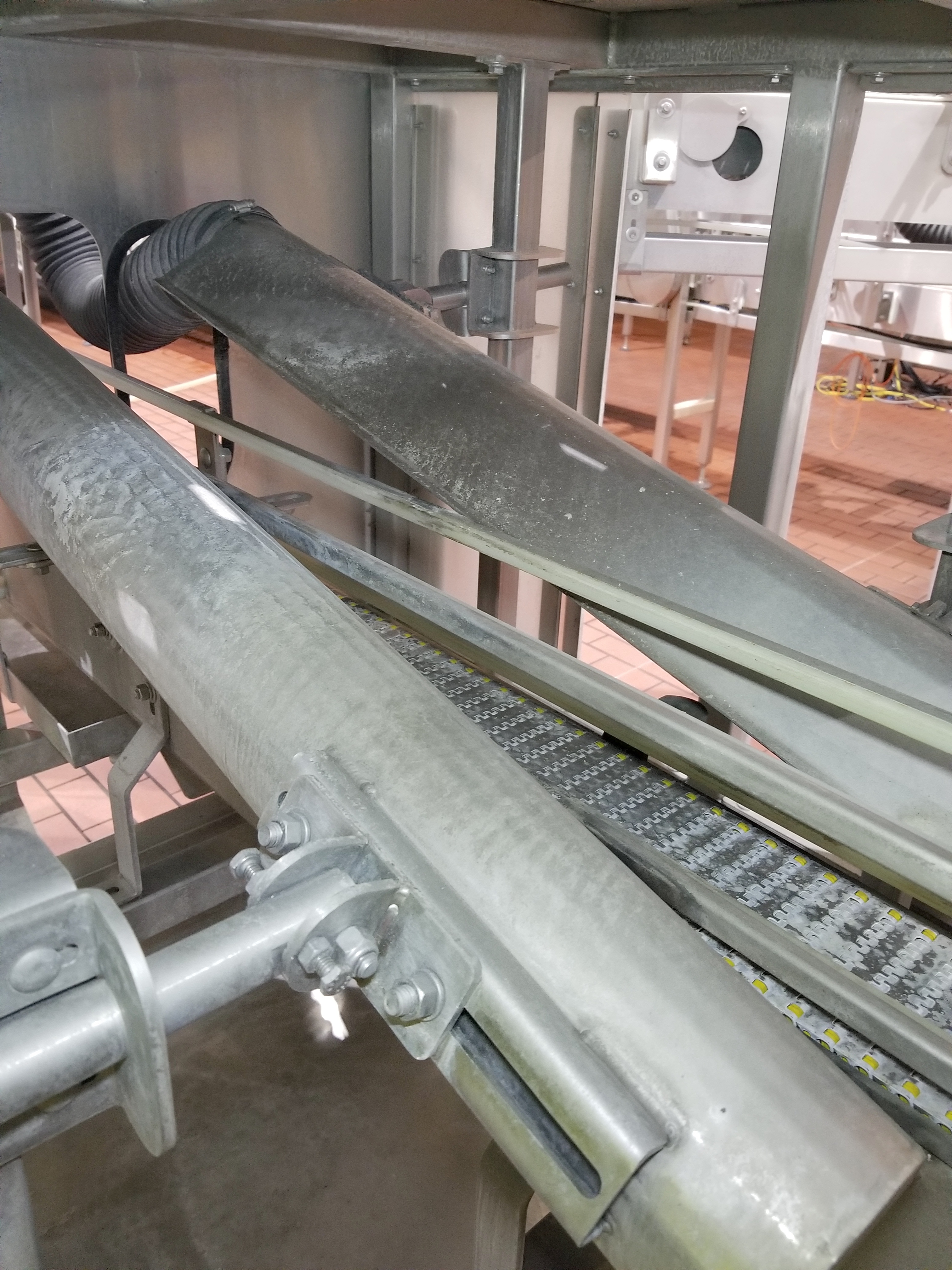 (2) 24" Air Knives inside enclosure, (2) 30" Air Knives mounted on