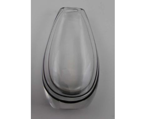 VICKE LINDSTRAND FOR KOSTA, A MID 20TH CENTURY SWEDISH GLASS VASE, of kontur form, the base with ground pontil, engraved 'Kos