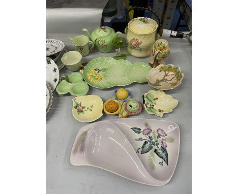A COLLECTION OF CARLTONWARE TO INCLUDE LEAF SHAPED PLATES, BISCUIT BARREL, CRUET SET, BOWLS ETC 