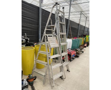 THREE VARIOUS ALUMINIUM STEP LADDERS TO INCLUDE TWO FIVE RUNG AND A THREE RUNG 