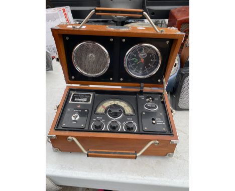 A SPIRIT OF ST. LOUIS RADIO ALARM CLOCK BELIEVED IN WORKING ORDER BUT NO WARRANTY 