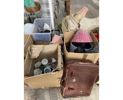 AN ASSORTMENT OF HOUSEHOLD CLEARANCE ITEMS TO INCLUDE CERAMICS AND LAMP SHADES ETC 