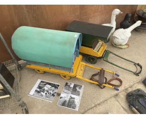 A VINTAGE MODEL TRAILER AND A MODEL ROMANY CARAVAN FROM THE BOSWELL MUSEUM THAT MARGRET BOSWELL USED TO SHOW WITH JACK RUSSEL