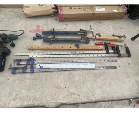 A LARGE COLLECTION OF SASH CLAMPS TO INCLUDE RECORD AND NU-TOOL 