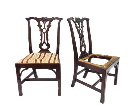 Pair of Chippendale style mahogany dining chairs with typical pierced vertical splat, drop-in seats and bracket supports with