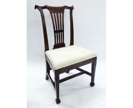 18th century Chippendale style single dining chair, with vase shaped pierced vertical splat, drop-in seat and square tapered 