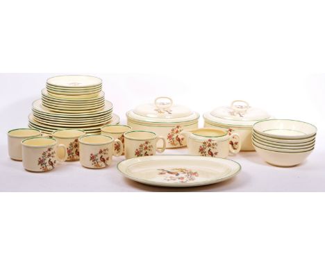 J&amp;G Meakin - Trend - A vintage 20th century circa 1970s tea and dinner service in the Trend pattern. Each piece having cr