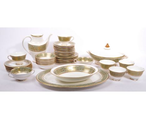 Royal Doulton - English Renaissance - A 20th century Royal Doulton bone china dinner and tea service in the English Renaissan