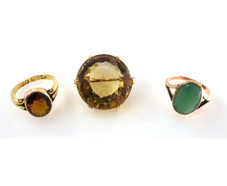 18ct gold citrine ring hallmarked, similar brooch and a 9ct Gold Ring set with an oval jade panel    Condition Report & Furth