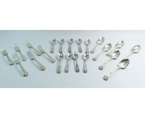 A set of Queens Pattern cutlery comprising nine teaspoons, six dessert spoons and six dessert forks, London 1899, Jonathan Ha