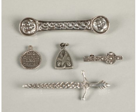 Alexander Ritchie large cloak pin assay marked Edinburgh 1945, Highland home industries Iona, Alexander Ritchie design silver