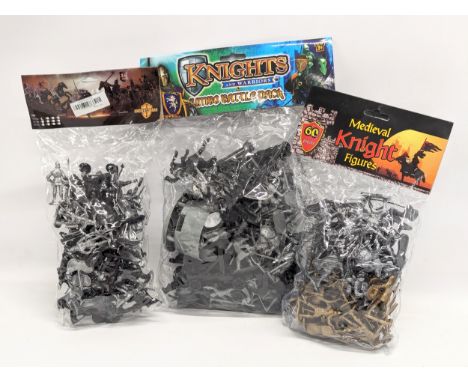A collection of plastic model toy soldiers/figures. Medieval Knights, Warriors, Etc 