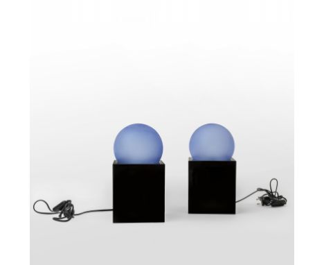 ETTORE SOTTSASSDue lampade da tavolo 'Alba'  per ENEL  2001.  Opalina nera  vetro bluino satinato. Altezza cm 30. A pair of '