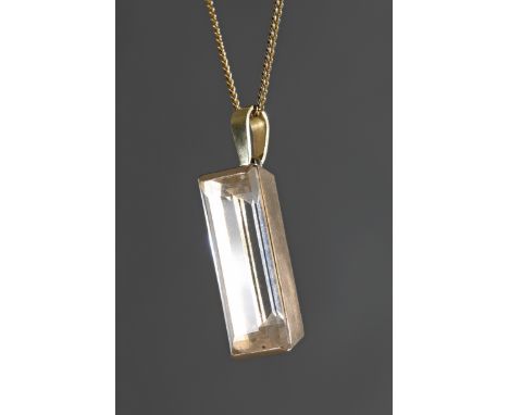 18K Goldanhänger mit Bergkristall und Kette1954Gold-18 K/ Bergkristall-Anhänger mit Kette. Gold 18K/ 750, Bergkristall, Kette