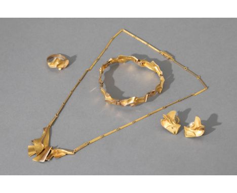 Lapponia Schmuckset, 4 Teile, Gold 14K/ 585Zoltan PopovitsLapponia, Helsinki1993/1995Schmuckset. 4 Teile. 1993/ 1995. Gelbgol