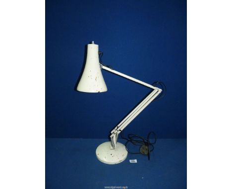 A cream anglepoise lamp, model no. 90.