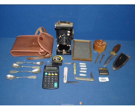 A mixed tray of ephemera including vintage Kodak six 20 folding camera, throwing knife, antique stoneware inkwell, two Mother