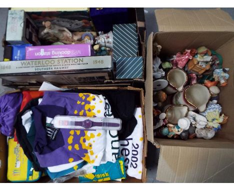 A mixed lot to include ceramics, glassware, a quantity of items relating to the Commonwealth Games Manchester 2002 and a comm