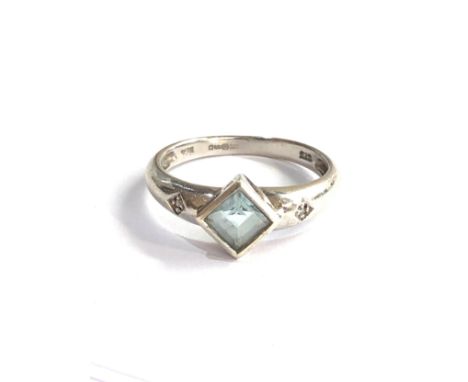 9ct white gold Aquamarine &amp; Diamond ring (2.3g) 