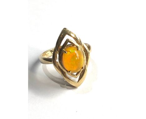 9ct gold jelly opal ring 4g 