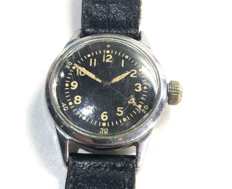 Military 1942 waltham wristwatch black dial 60 second outer track screw back 16 jewel movement military arrow 6B/234  A1042 s