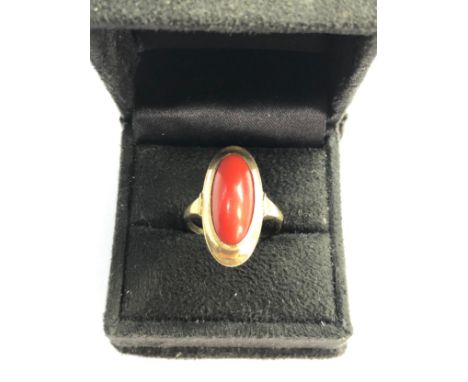 8ct gold vintage coral Ring (4.4g)