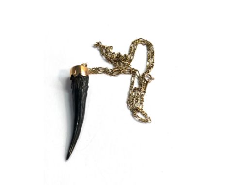 9ct gold vintage horn claw pendant necklace (3.8g) 
