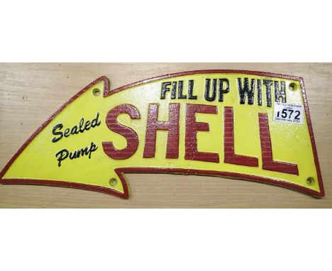 Cast iron Fill Up With Shell directional arrow sign, L: 40 cm. P&amp;P Group 2 (£18+VAT for the first lot and £3+VAT for subs