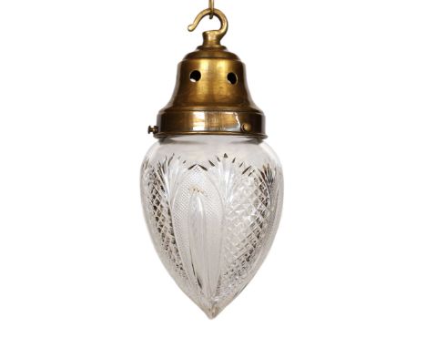 An Edwardian cut class light pendant with brass mount, height 26cm
***CONDITION REPORT***Good condition, requires wiring
&nbs