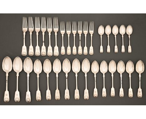 An Edwardian silver table service, Fiddle and Shell pattern, initialled B, by Holland, Aldwinckle & Slater, London 1902, 60oz
