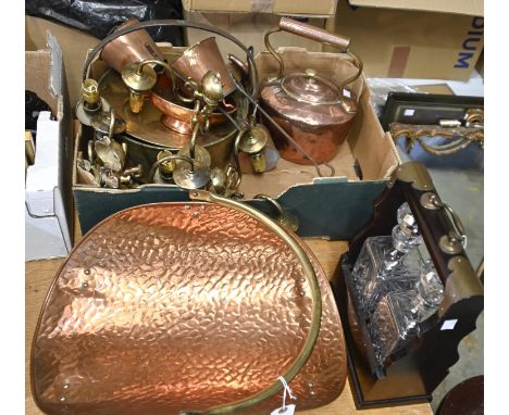 Miscellaneous Victorian and later metalware, including a brass mounted copper kettle, brass preserving pan, tantalus and ligh