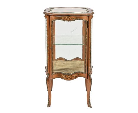 A French serpentine brass mounted and painted giltwood vitrine, early 20th c, with bevelled glass top and glazed on all four 